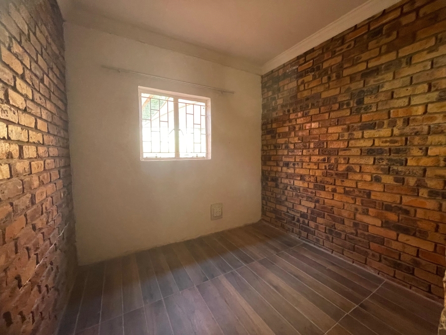 6 Bedroom Property for Sale in Ifafi North West